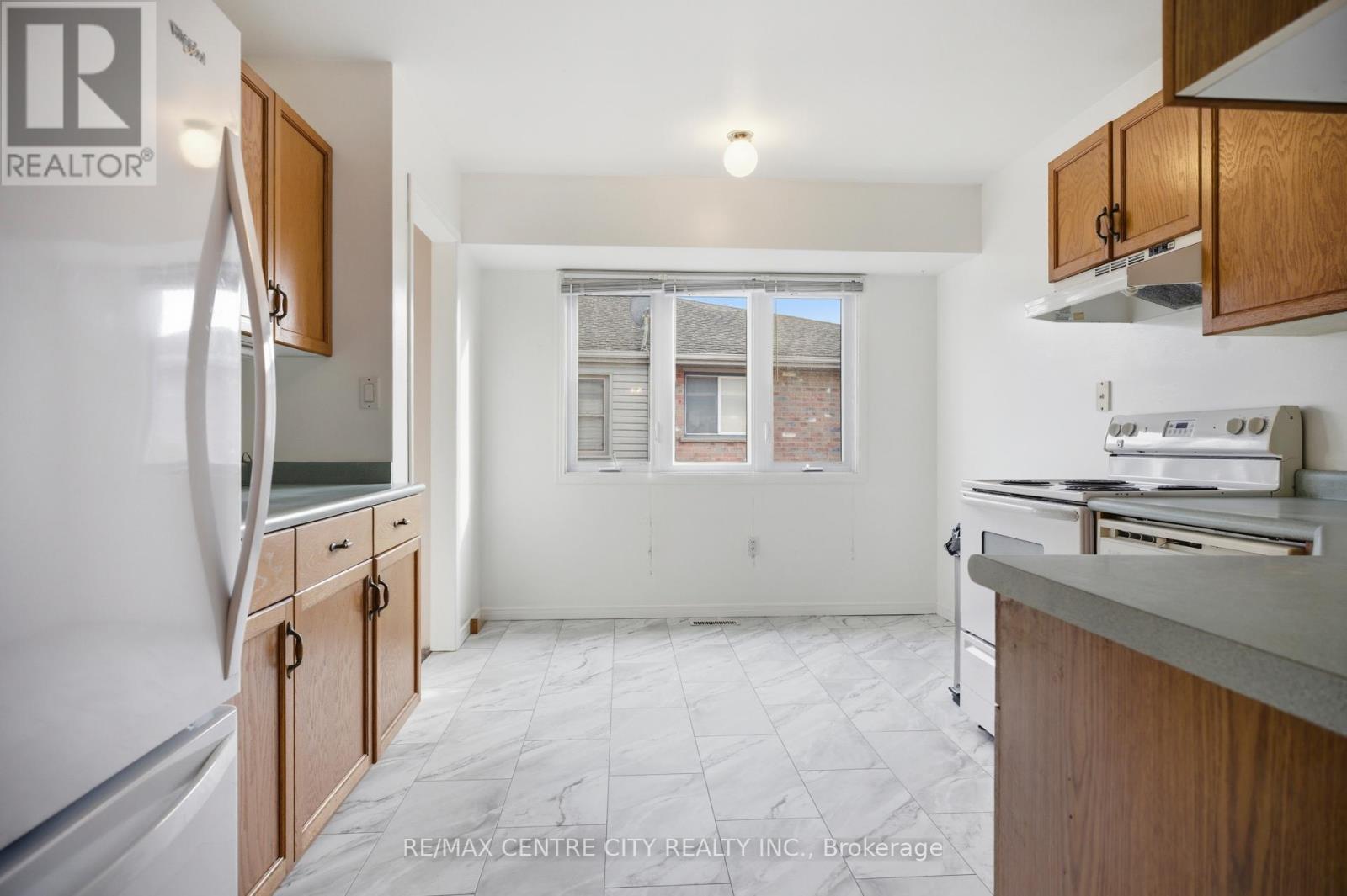 14 Juno Drive, St. Thomas, ON - Indoor Photo Showing Kitchen