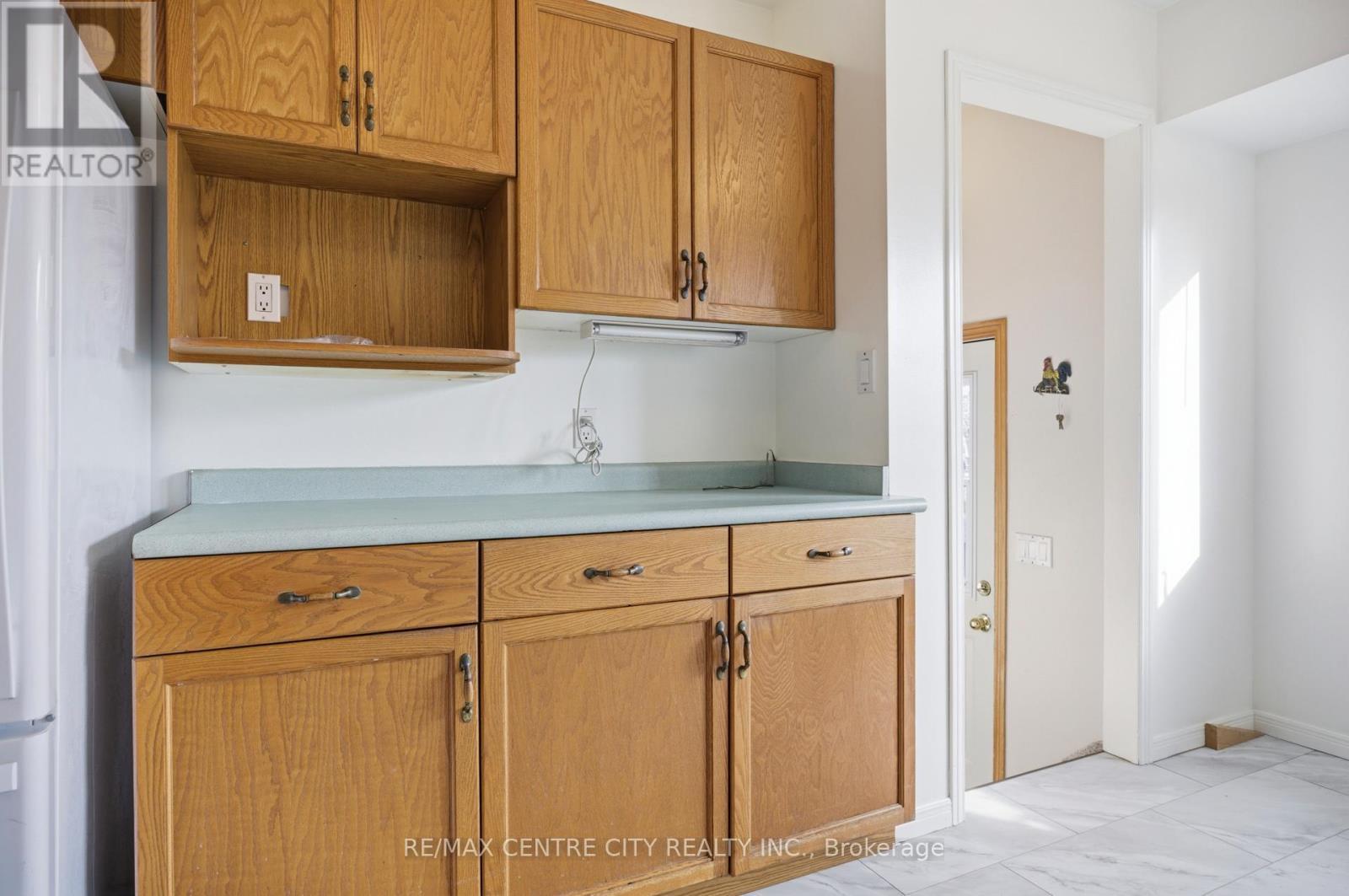 14 Juno Drive, St. Thomas, ON - Indoor Photo Showing Kitchen