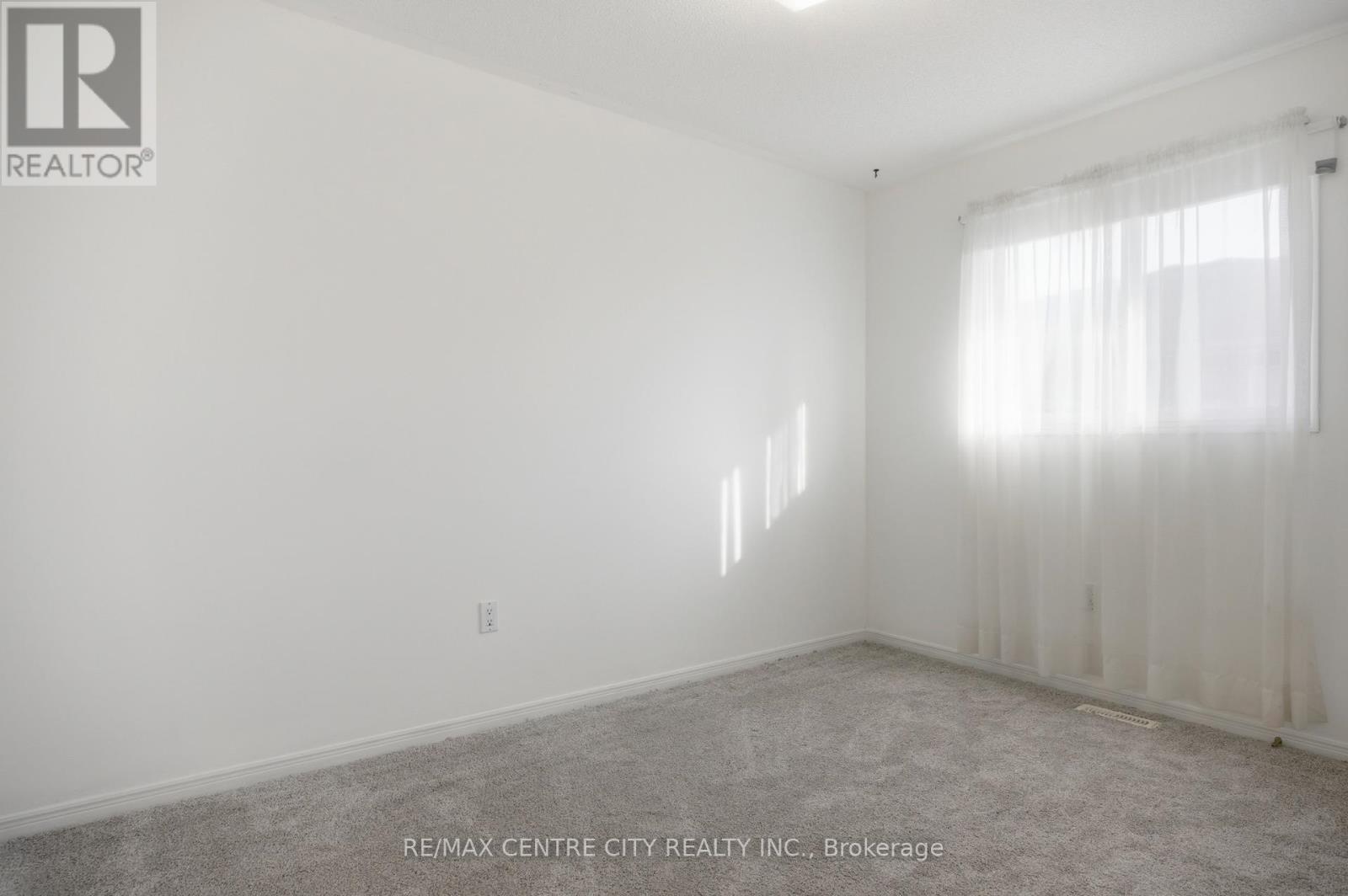14 Juno Drive, St. Thomas, ON - Indoor Photo Showing Other Room