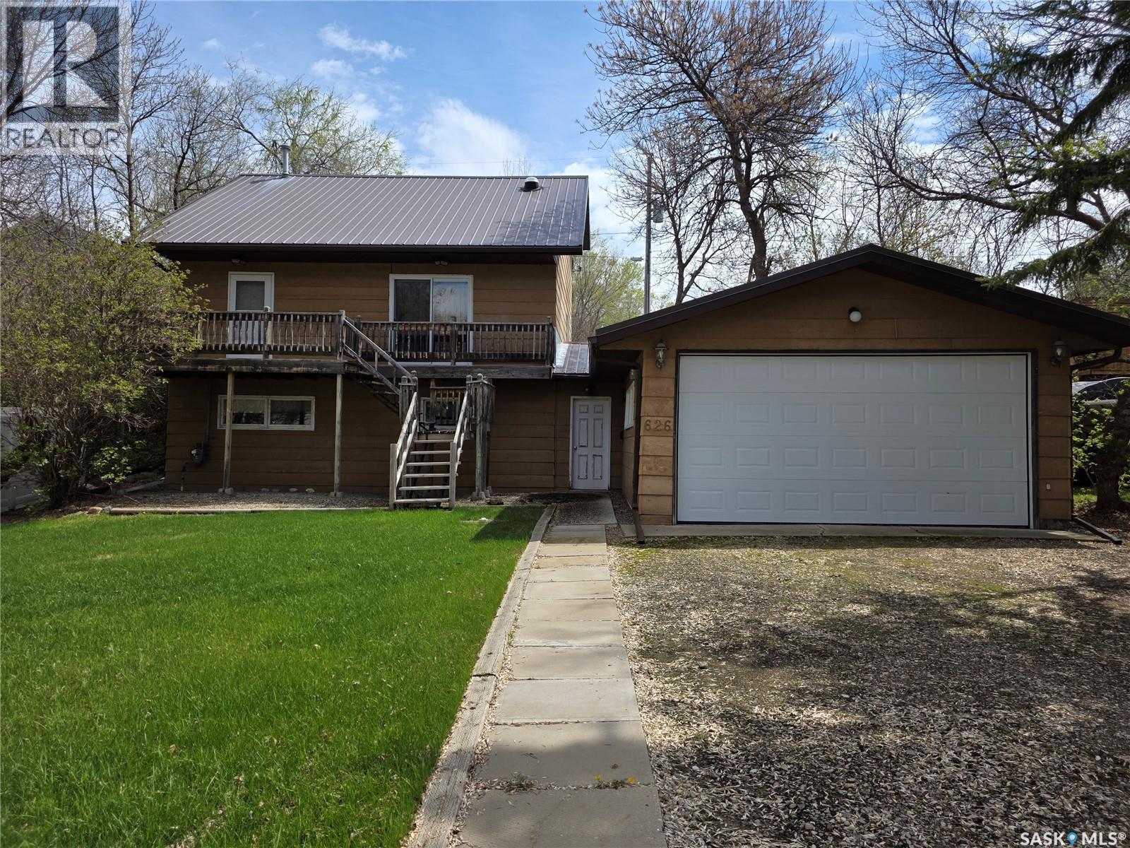 626 Jan Avenue, South Lake, SK - Outdoor