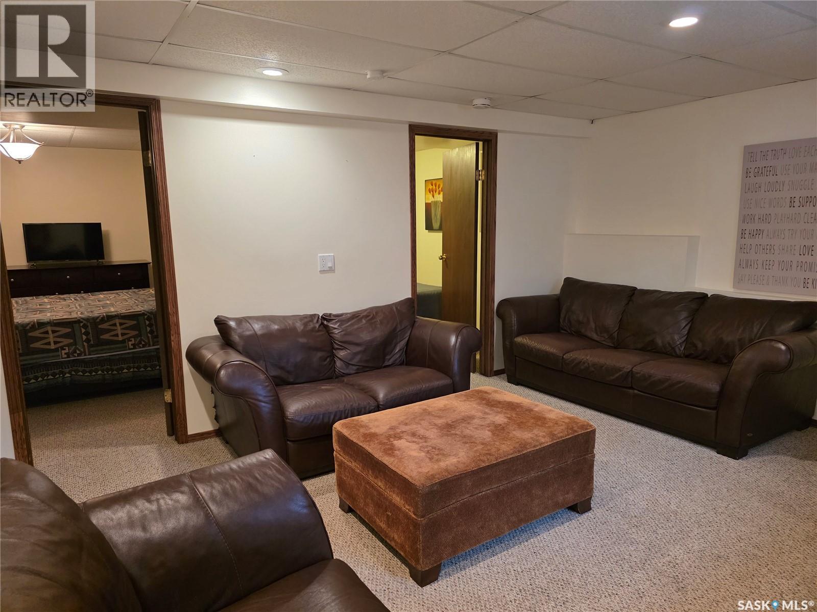 626 Jan Avenue, South Lake, SK - Indoor