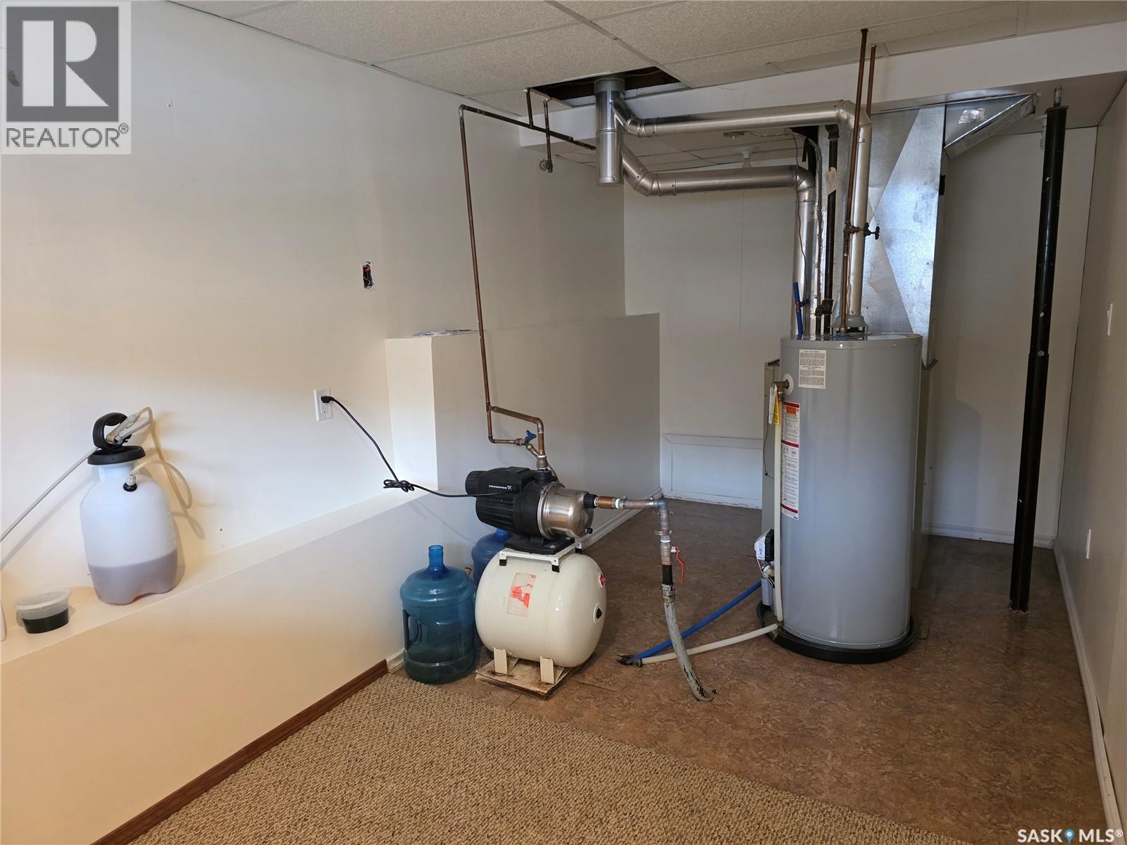 626 Jan Avenue, South Lake, SK - Indoor