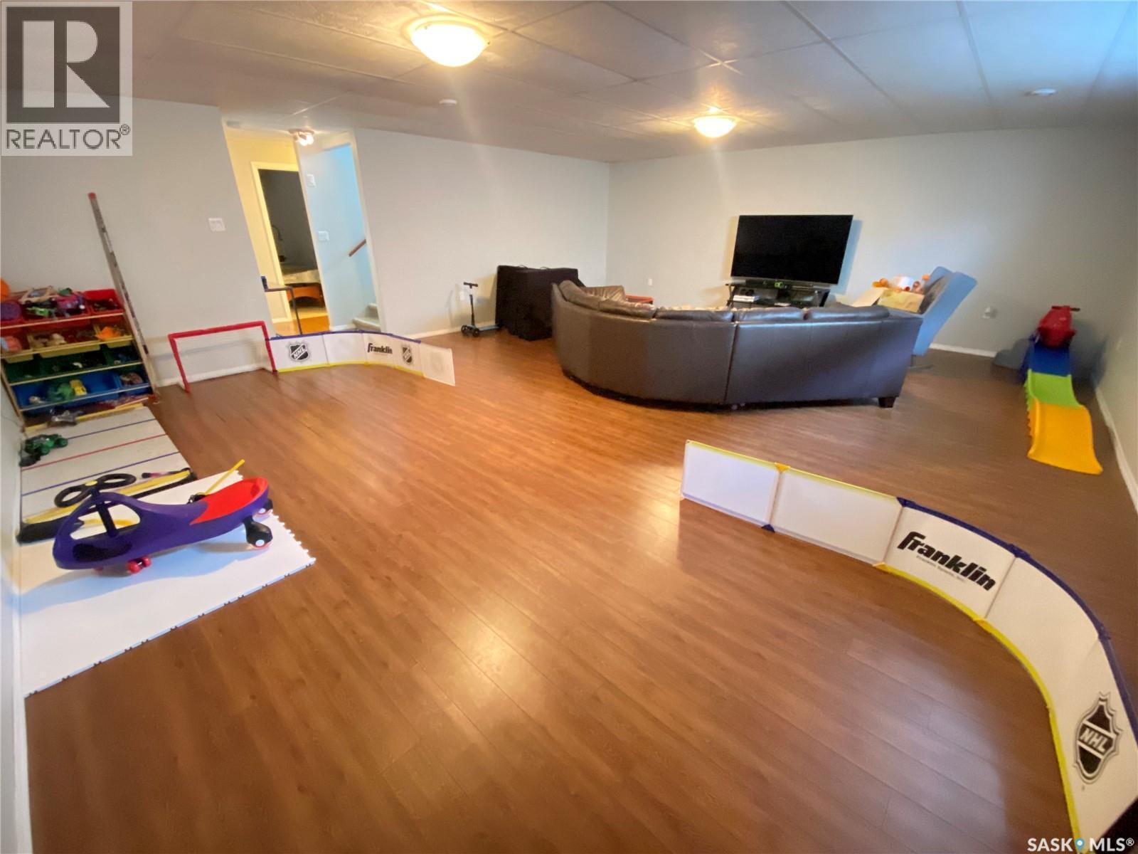 703 Barber Crescent, Weyburn, SK - Indoor