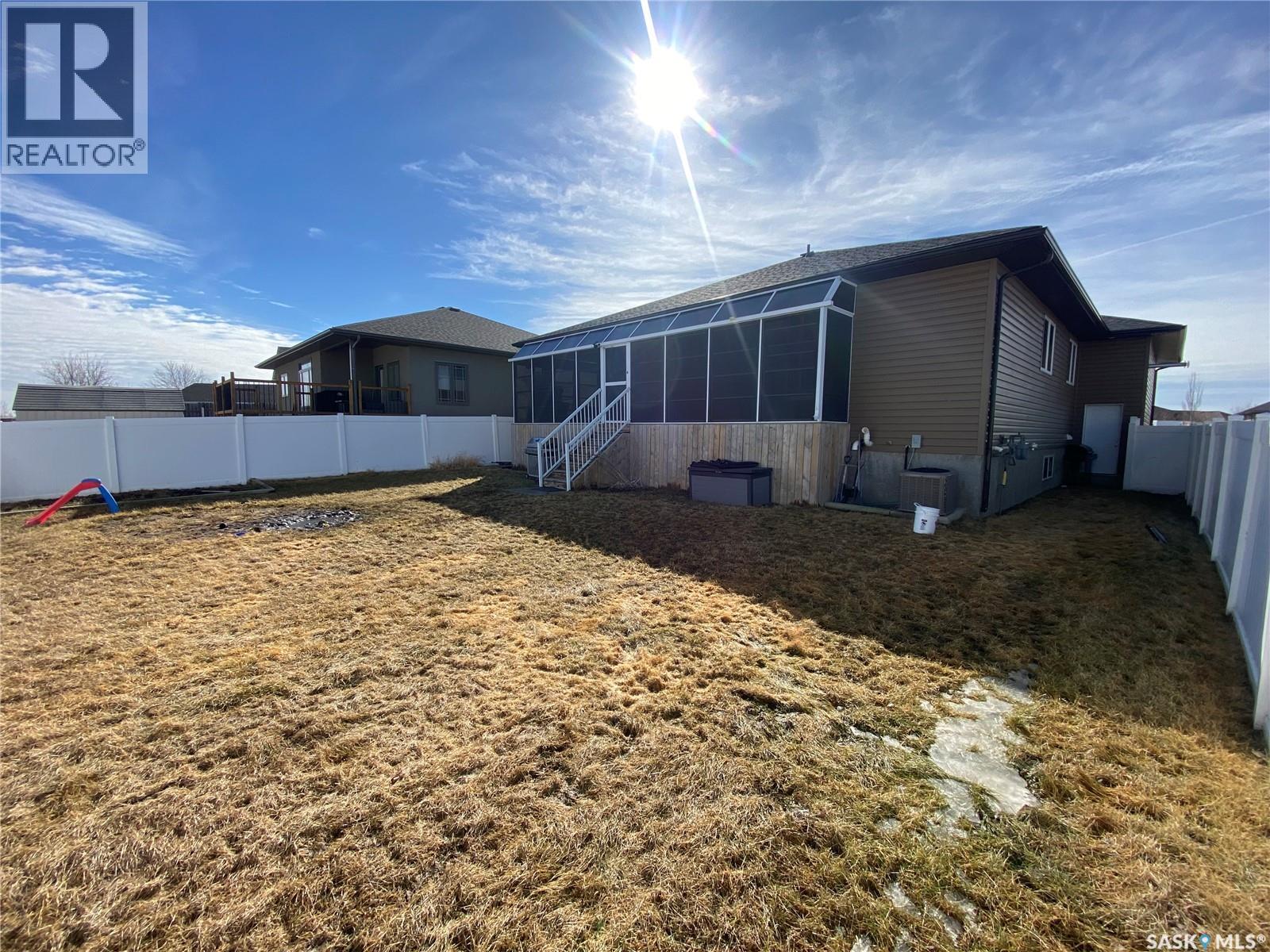 703 Barber Crescent, Weyburn, SK - Outdoor