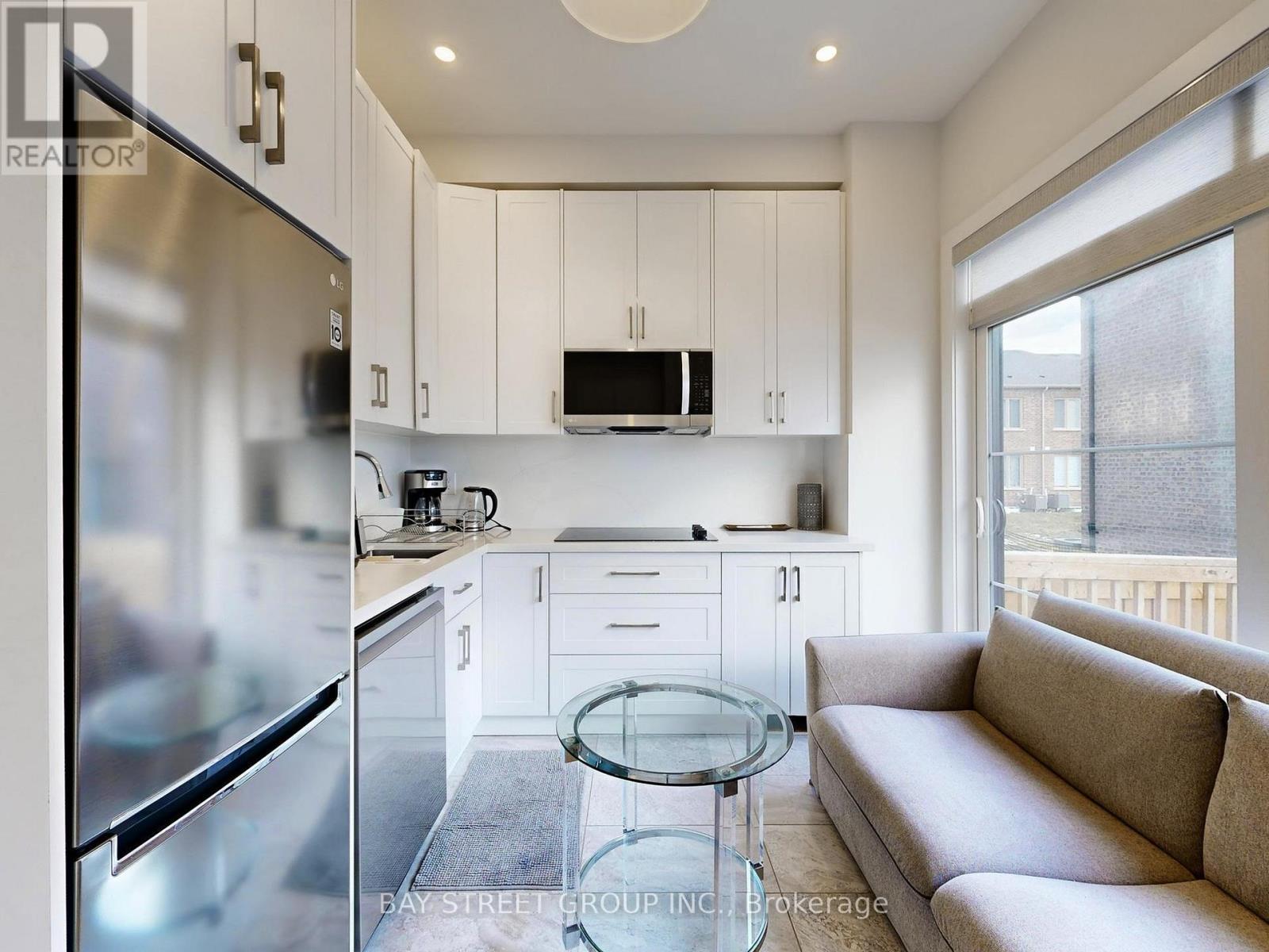 88 Harvey Bunker Crescent, Markham, ON - Indoor Photo Showing Kitchen