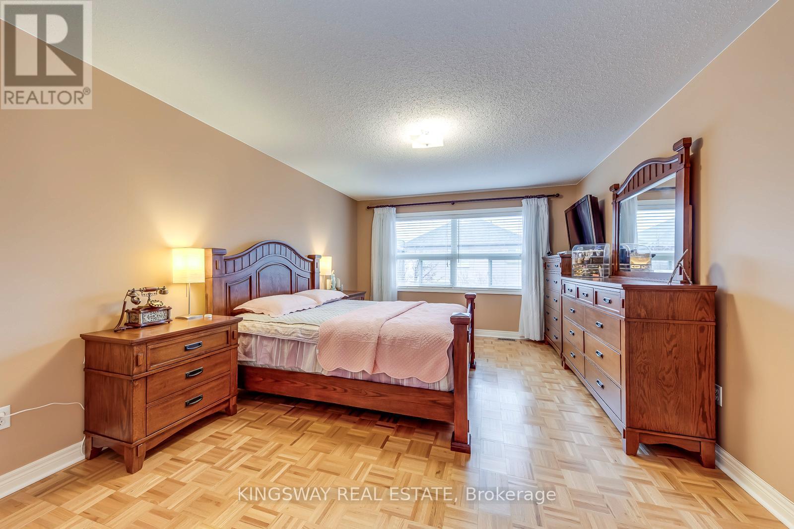 5829 Yachtsman Crossing, Mississauga, ON - Indoor Photo Showing Bedroom