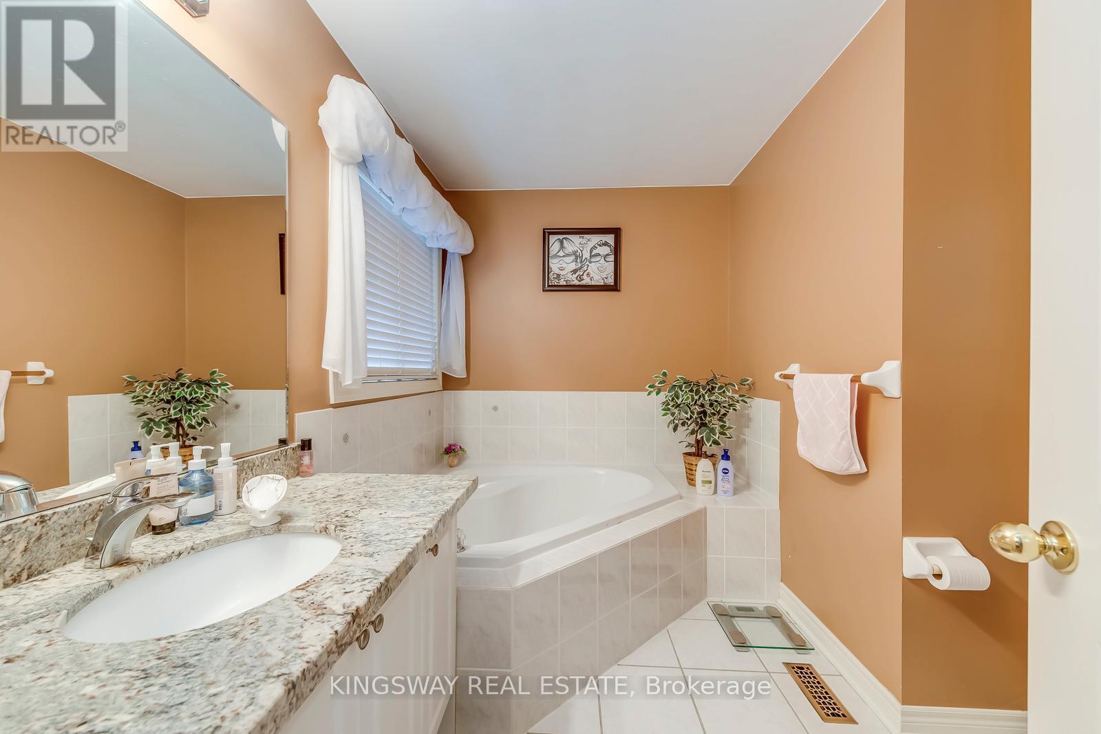 5829 Yachtsman Crossing, Mississauga, ON - Indoor Photo Showing Bathroom