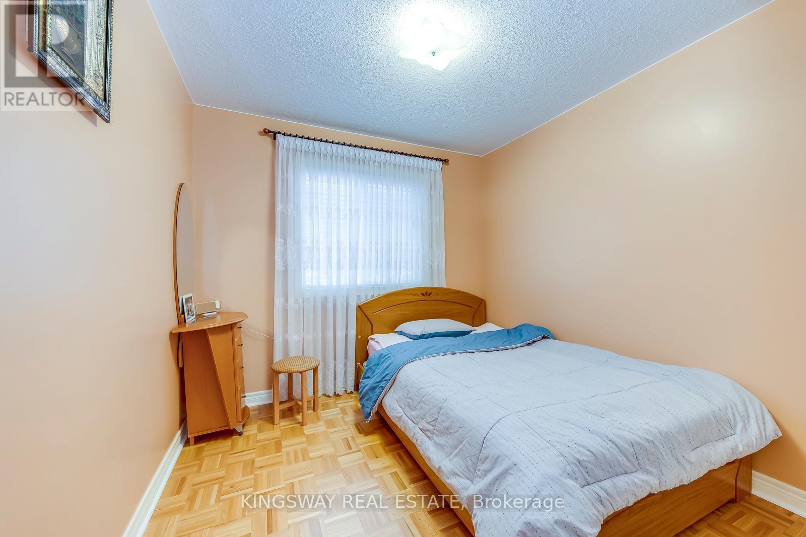 5829 Yachtsman Crossing, Mississauga, ON - Indoor Photo Showing Bedroom
