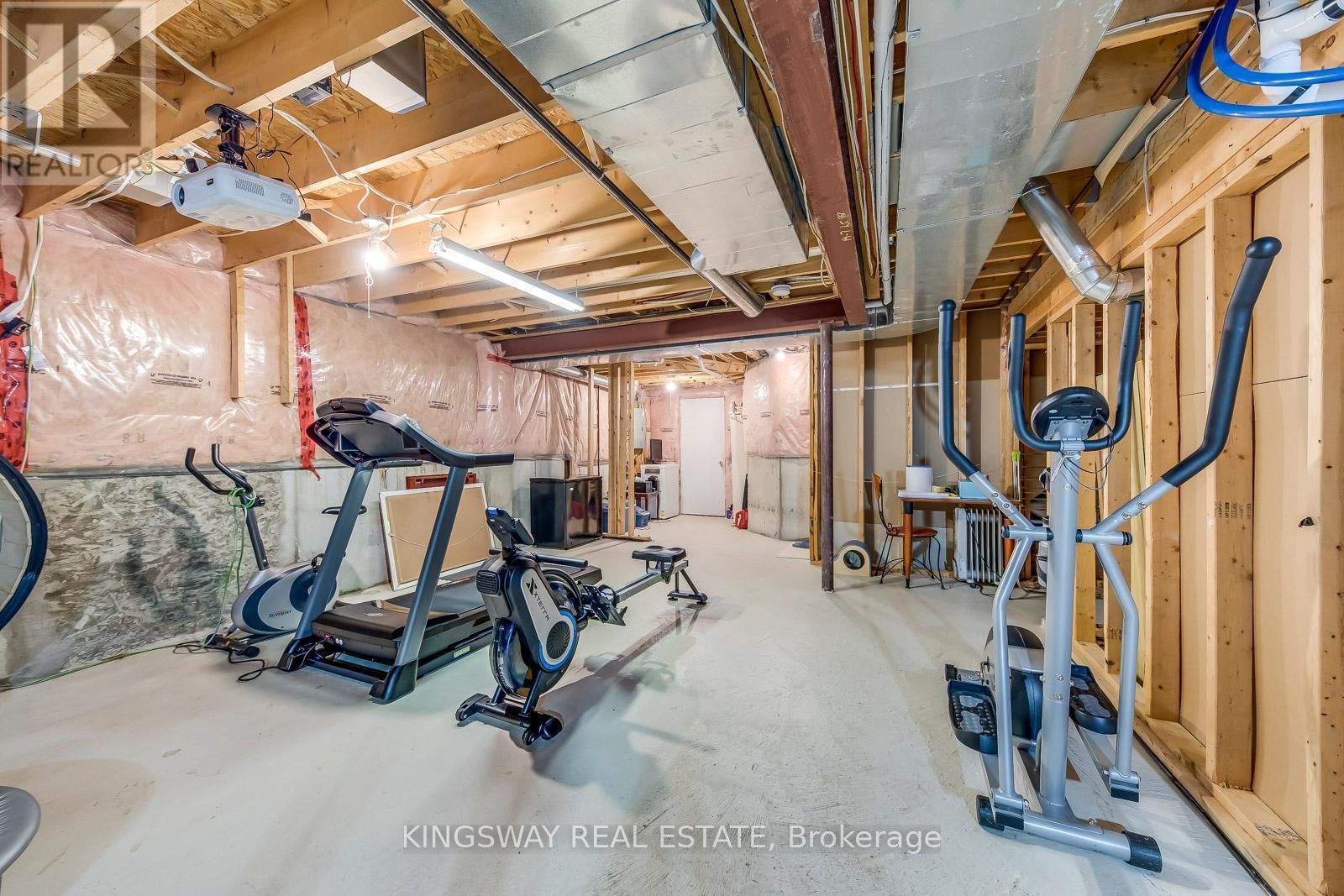 5829 Yachtsman Crossing, Mississauga, ON - Indoor Photo Showing Gym Room