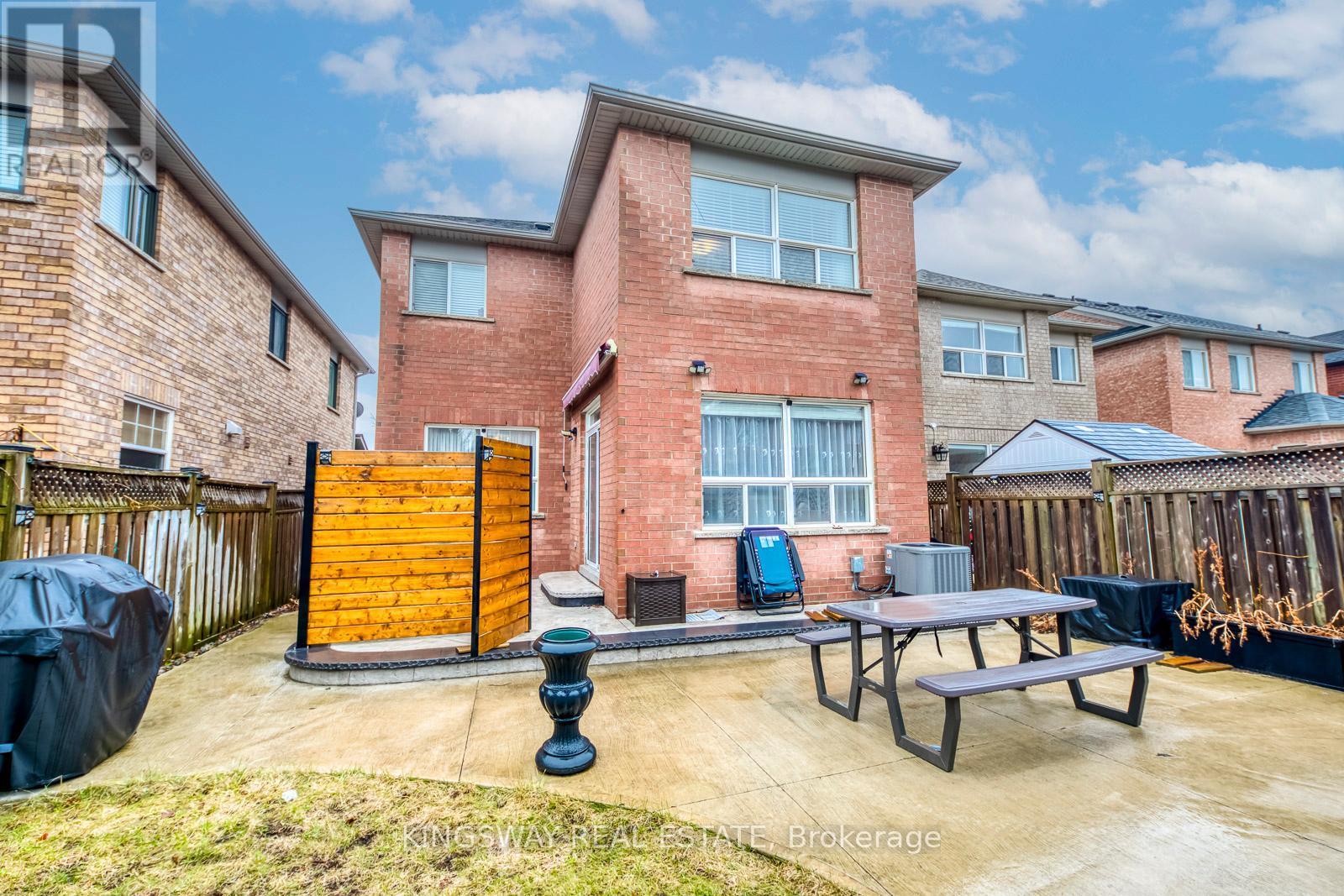 5829 Yachtsman Crossing, Mississauga, ON - Outdoor With Deck Patio Veranda With Exterior