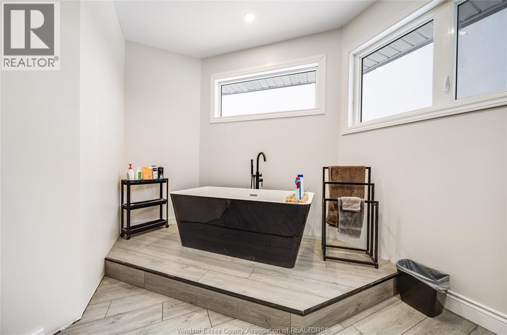 856 Talbot, Lakeshore, ON - Indoor