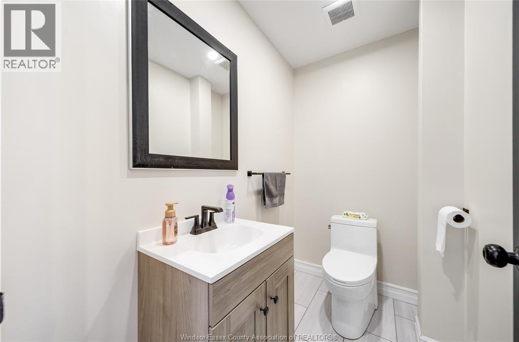 856 Talbot, Lakeshore, ON - Indoor Photo Showing Bathroom