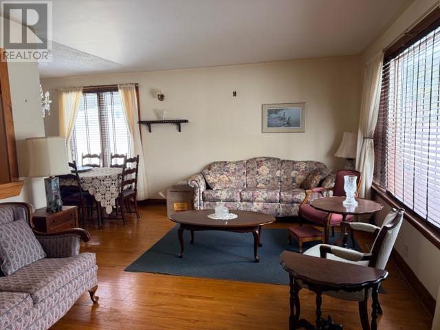 9 Warnock Rd, Iron Bridge, ON - Indoor Photo Showing Living Room