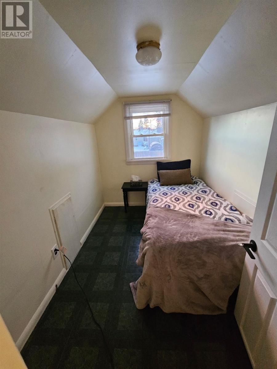 38 Third Ave, Wawa, ON - Indoor Photo Showing Bedroom