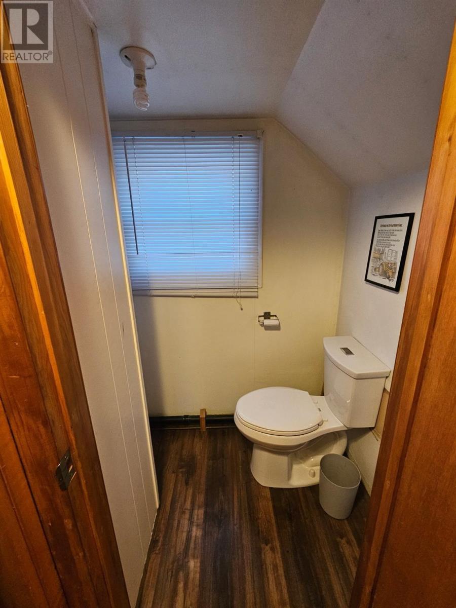 38 Third Ave, Wawa, ON - Indoor Photo Showing Bathroom