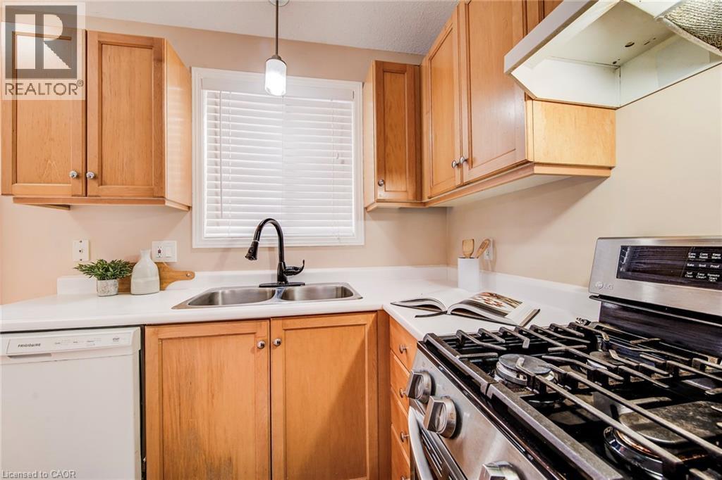 84 Endeavour Drive, Cambridge, ON - Indoor Photo Showing Kitchen With Double Sink