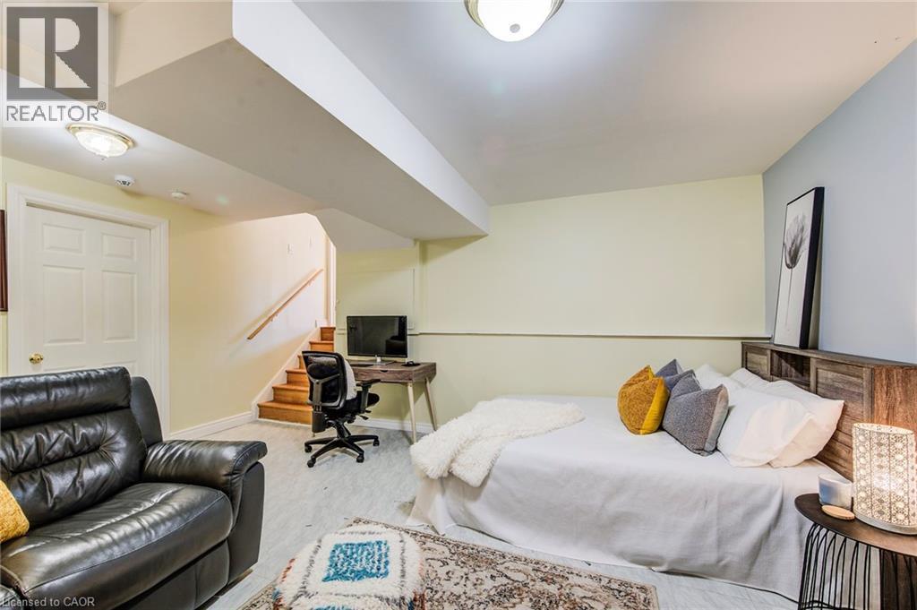 84 Endeavour Drive, Cambridge, ON - Indoor Photo Showing Bedroom