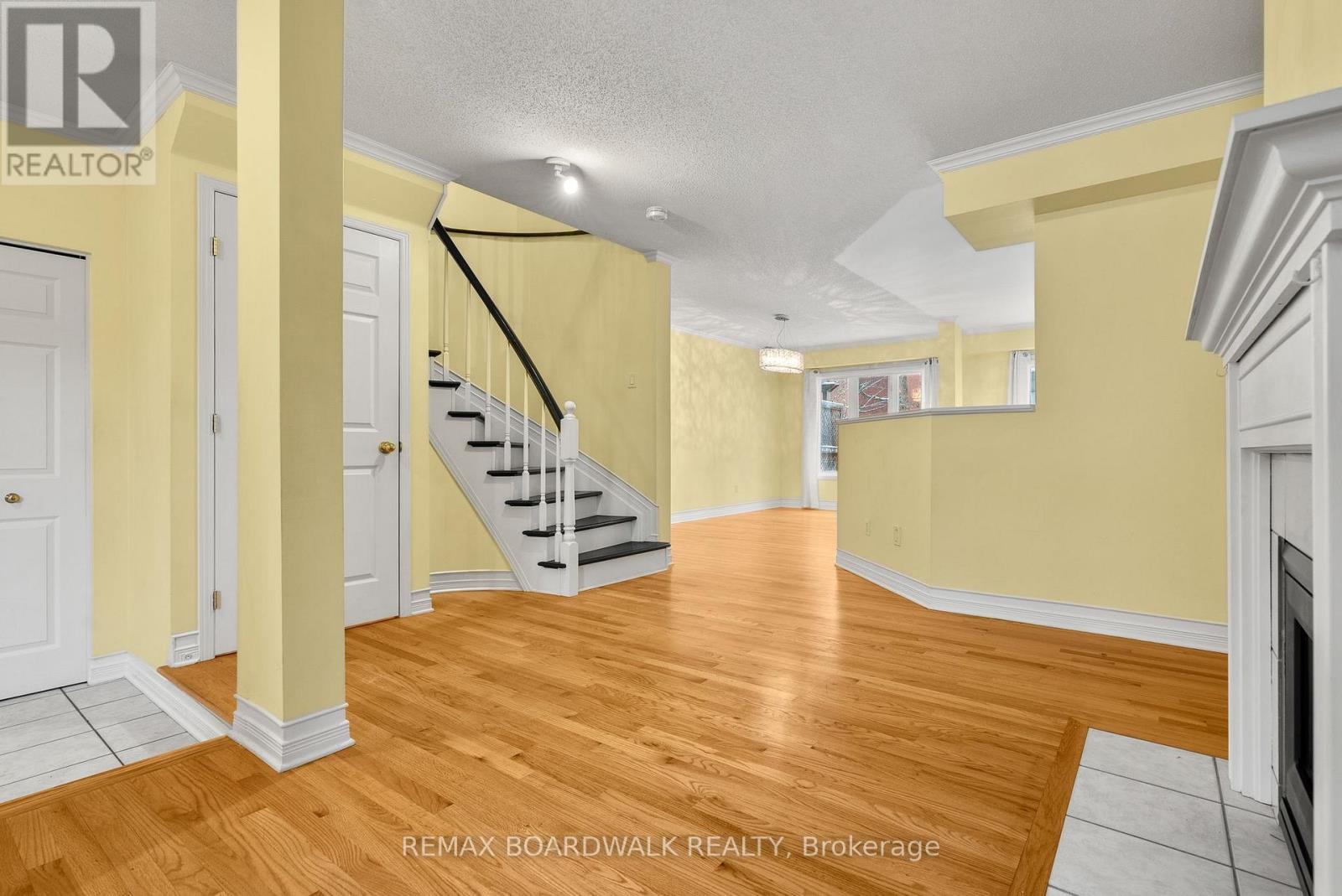 42 College Circle, Ottawa, ON - Indoor Photo Showing Other Room