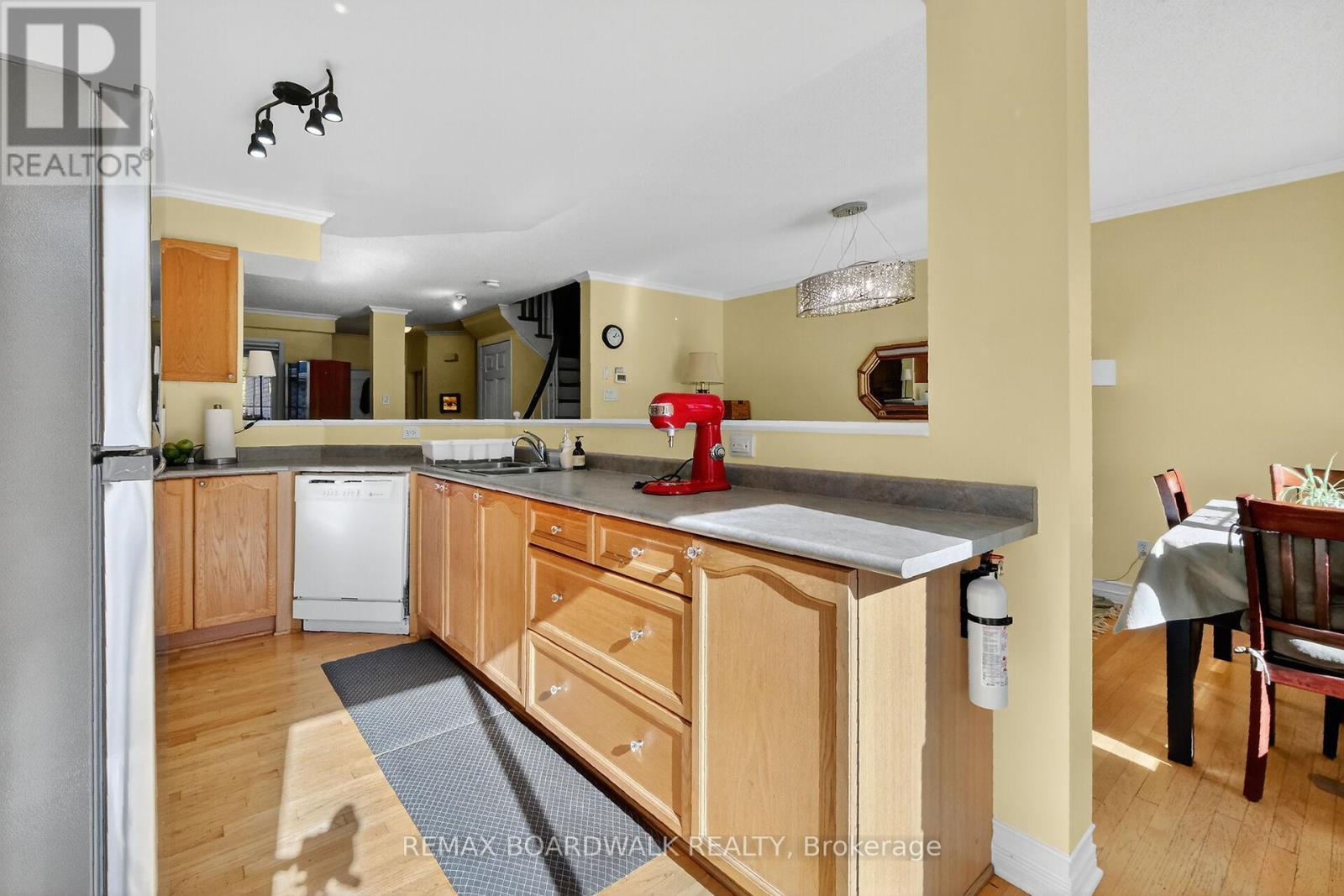 42 College Circle, Ottawa, ON - Indoor