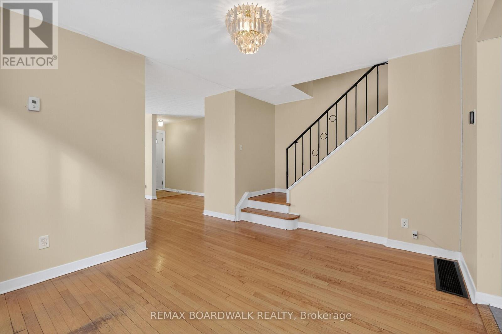 2666 Regina Street, Ottawa, ON - Indoor Photo Showing Other Room