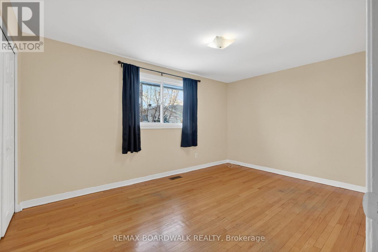 2666 Regina Street, Ottawa, ON - Indoor Photo Showing Other Room
