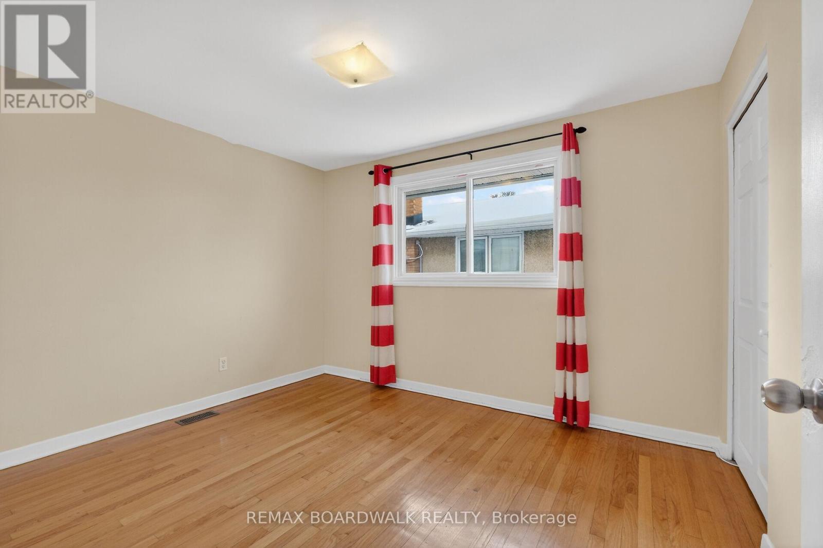 2666 Regina Street, Ottawa, ON - Indoor Photo Showing Other Room
