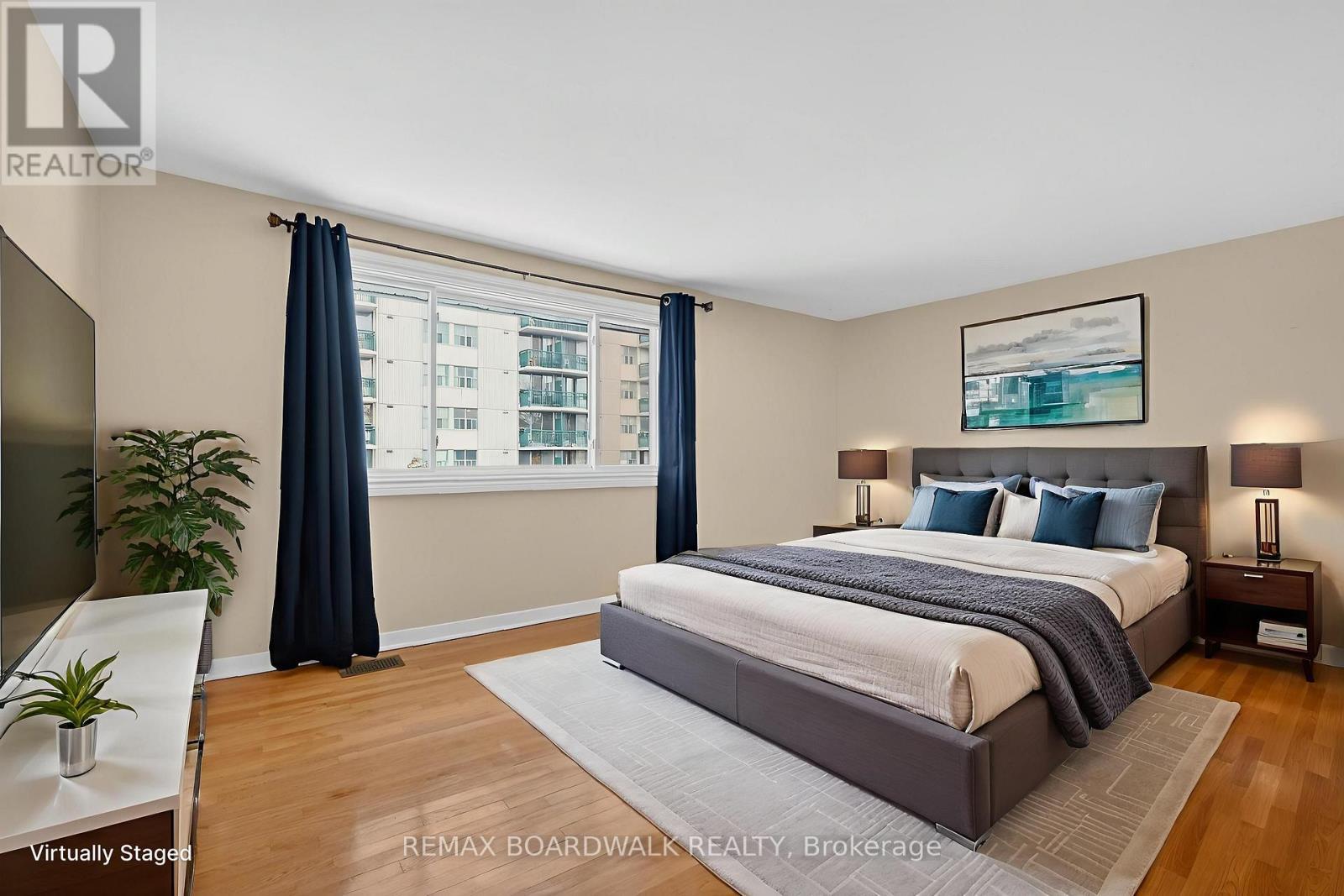 2666 Regina Street, Ottawa, ON - Indoor Photo Showing Bedroom