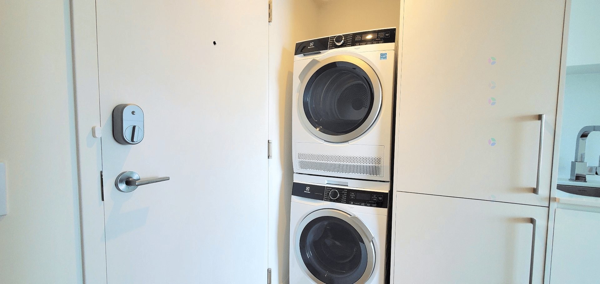 Salle de lavage - 1504-360 Rue Mayor, Montréal (Ville-Marie), QC - Indoor Photo Showing Laundry Room