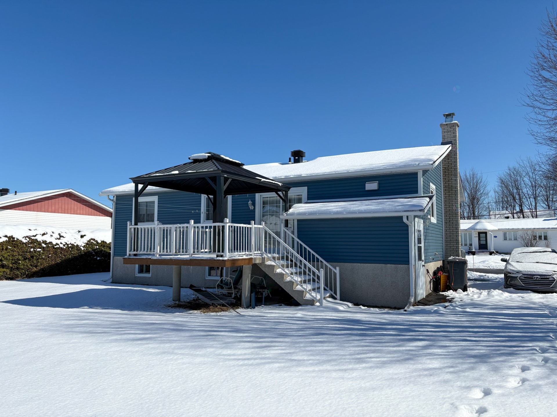 Back of Structure - 485 Rue Labonté, Acton Vale, QC - Outdoor