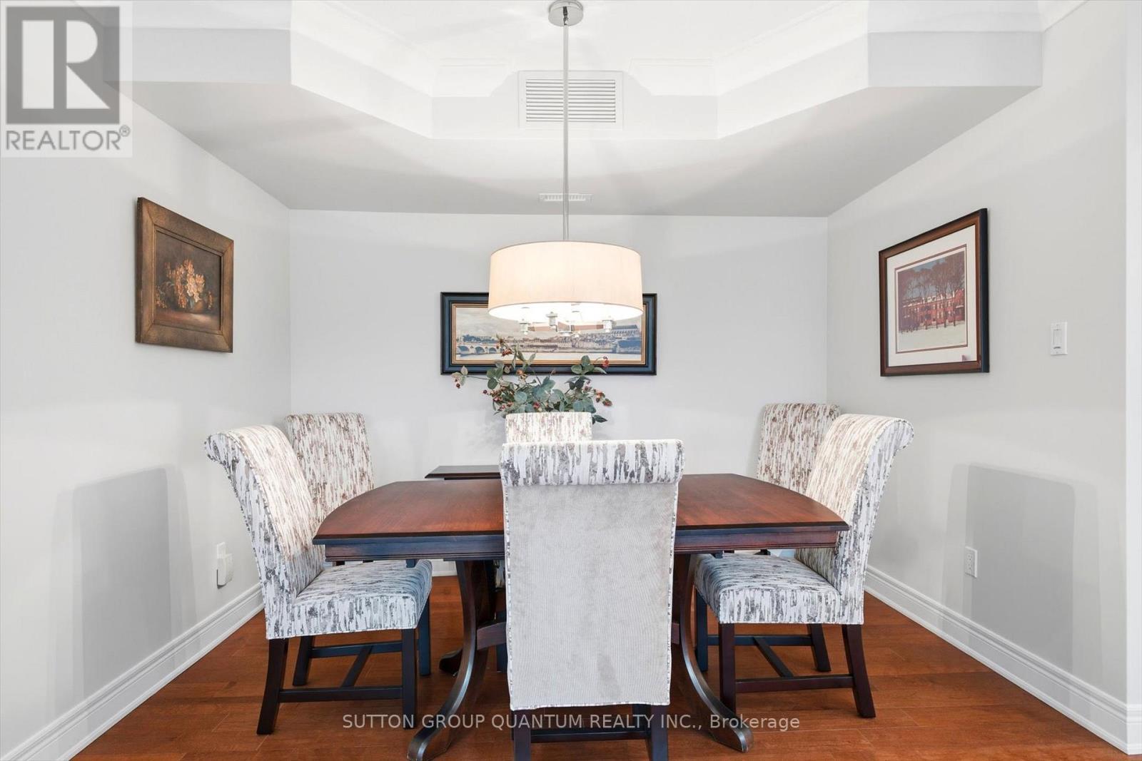 305 - 390 Upper Middle Road E, Oakville, ON - Indoor Photo Showing Dining Room