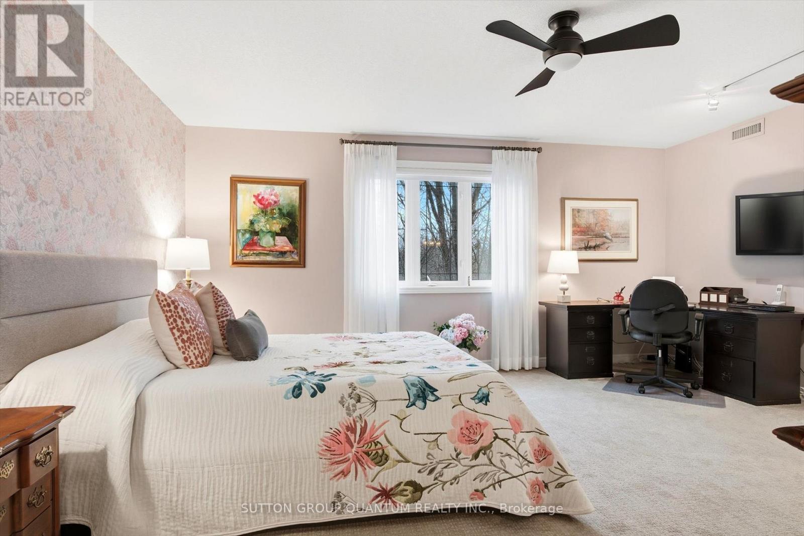 305 - 390 Upper Middle Road E, Oakville, ON - Indoor Photo Showing Bedroom
