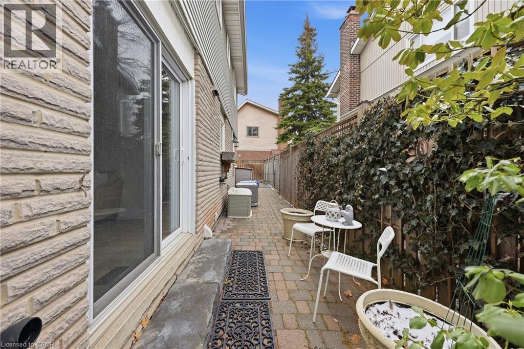 View of patio / terrace - 273 Bryant Crescent, Burlington, ON - Outdoor