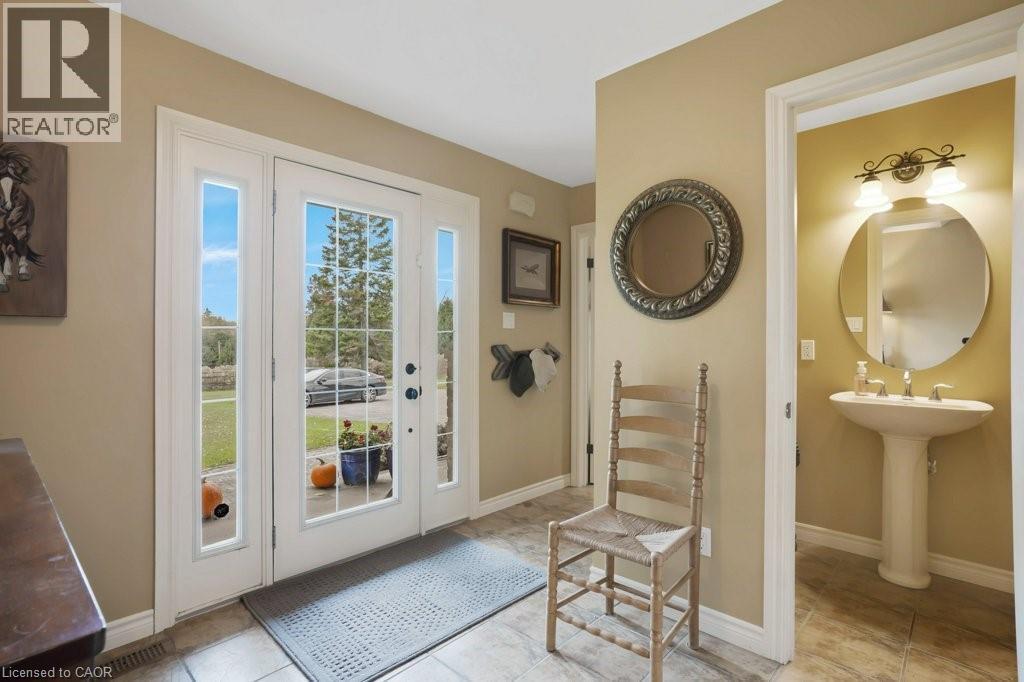 Doorway with baseboards - 5511 Second Line, Erin, ON - Indoor Photo Showing Other Room