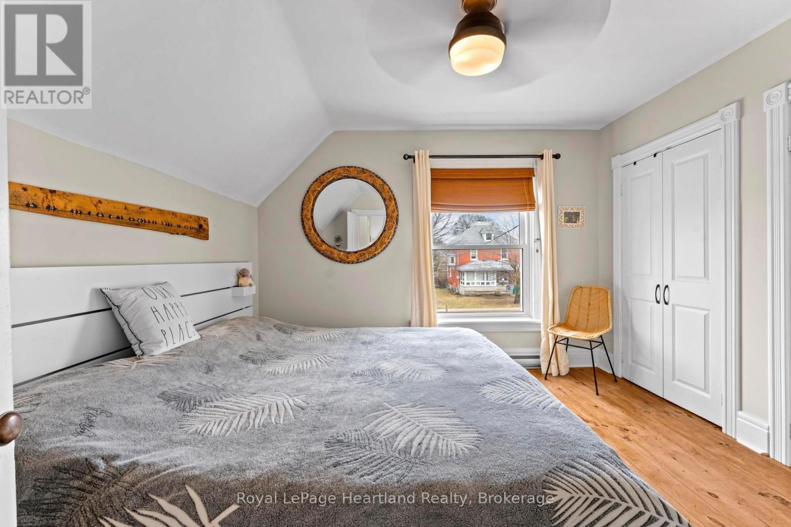 122 Nelson Street E, Goderich (Goderich (Town)), ON - Indoor Photo Showing Bedroom