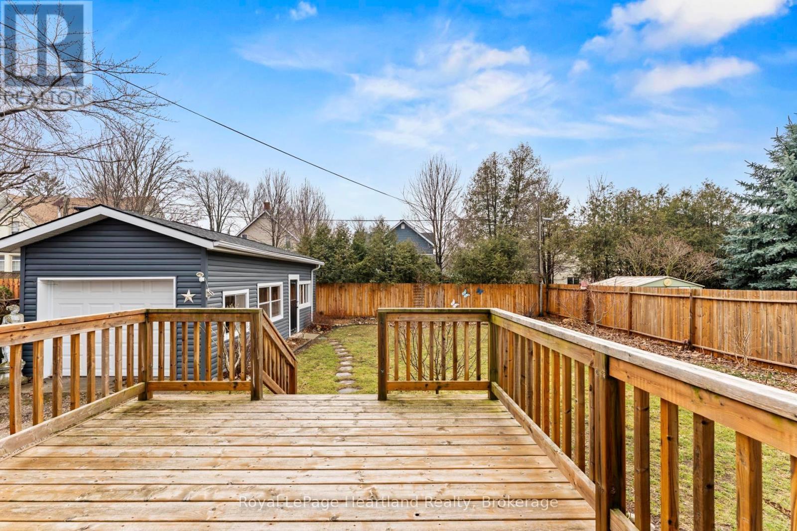122 Nelson Street E, Goderich (Goderich (Town)), ON - Outdoor With Deck Patio Veranda