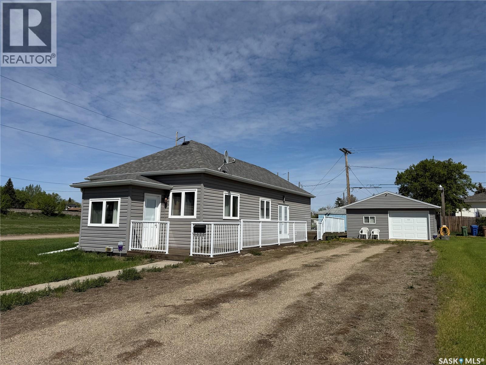 2009 Connaught Street, Regina, SK - Outdoor