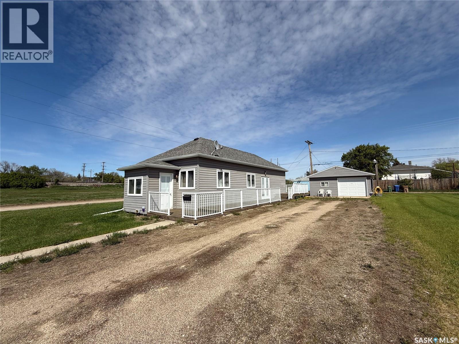 2009 Connaught Street, Regina, SK - Outdoor