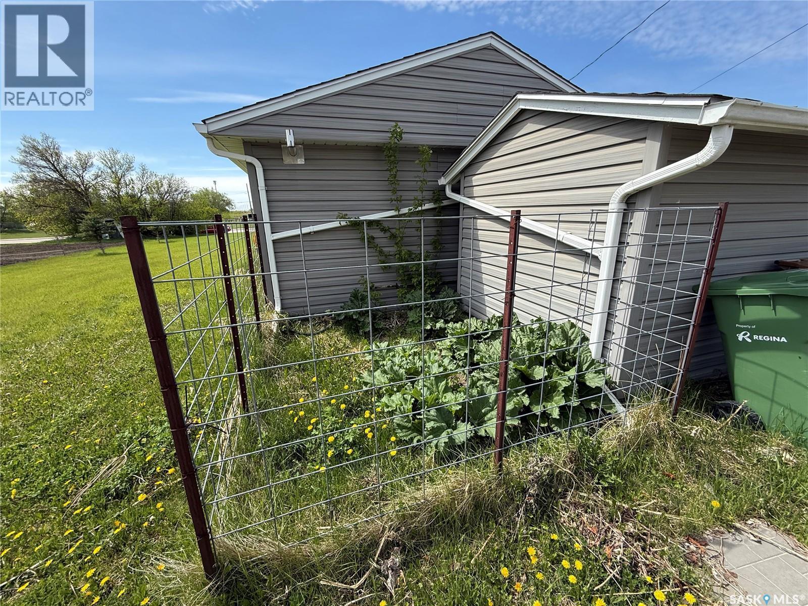 2009 Connaught Street, Regina, SK - Outdoor