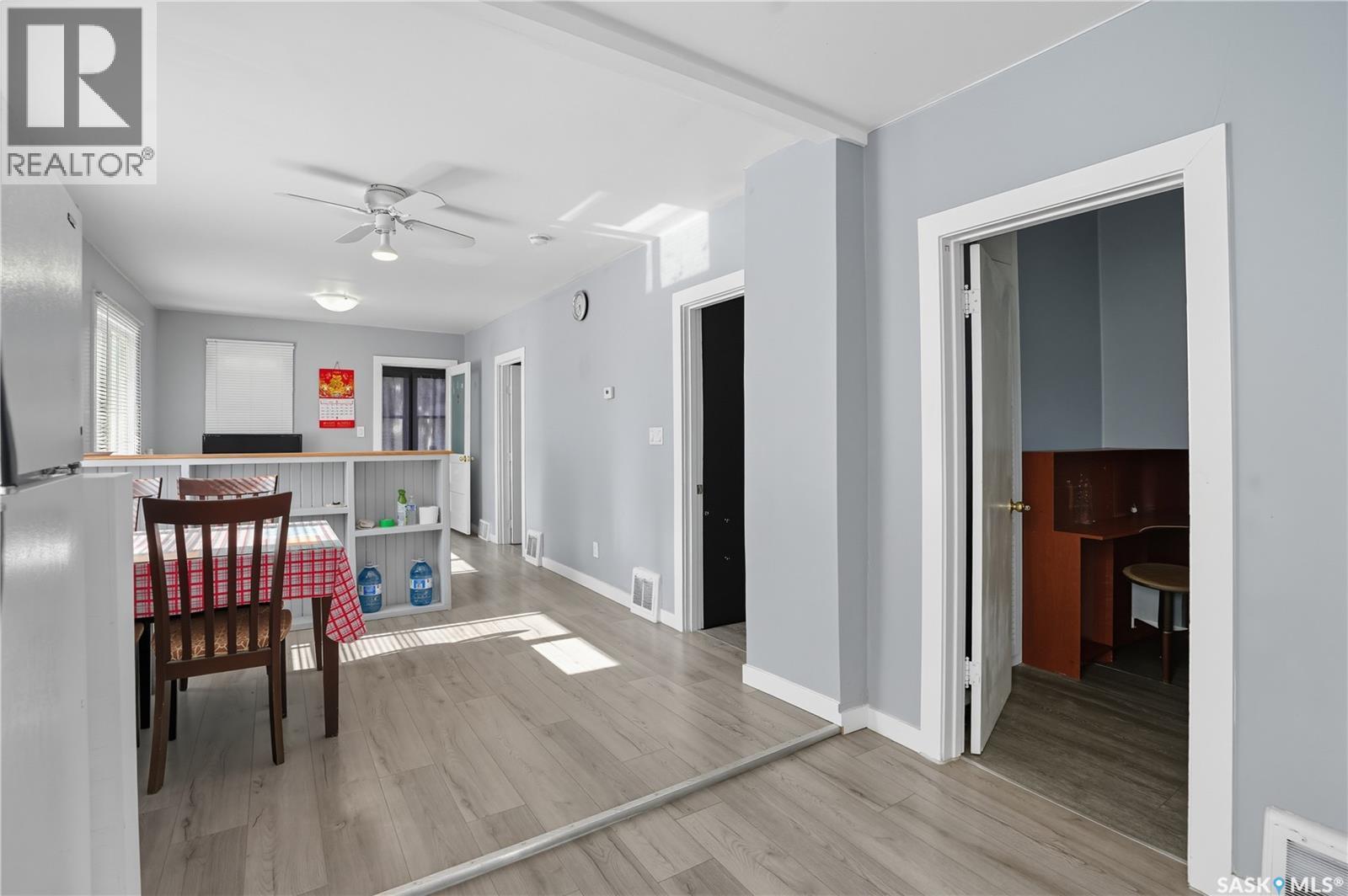 114 E Avenue S, Saskatoon, SK - Indoor