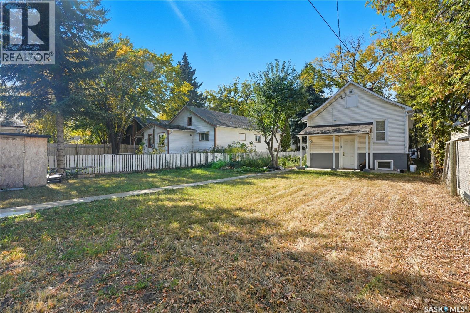 114 E Avenue S, Saskatoon, SK - Outdoor