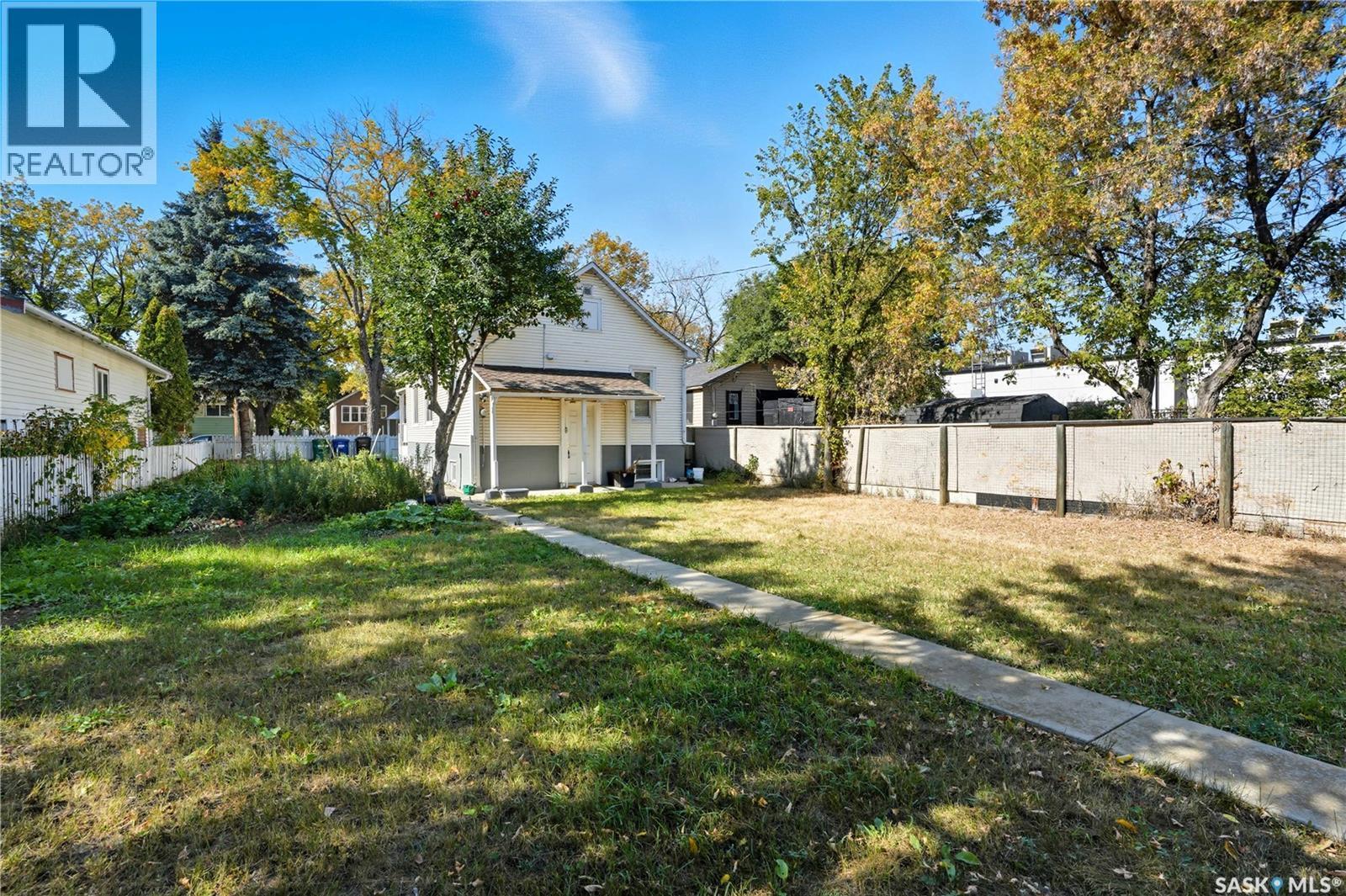 114 E Avenue S, Saskatoon, SK - Outdoor