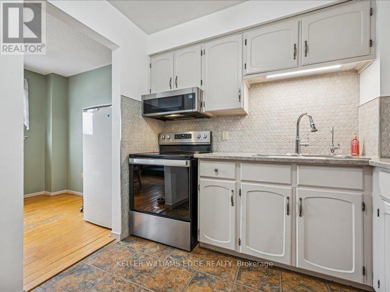 31 - 51 Paulander Drive, Kitchener, ON - Indoor Photo Showing Kitchen