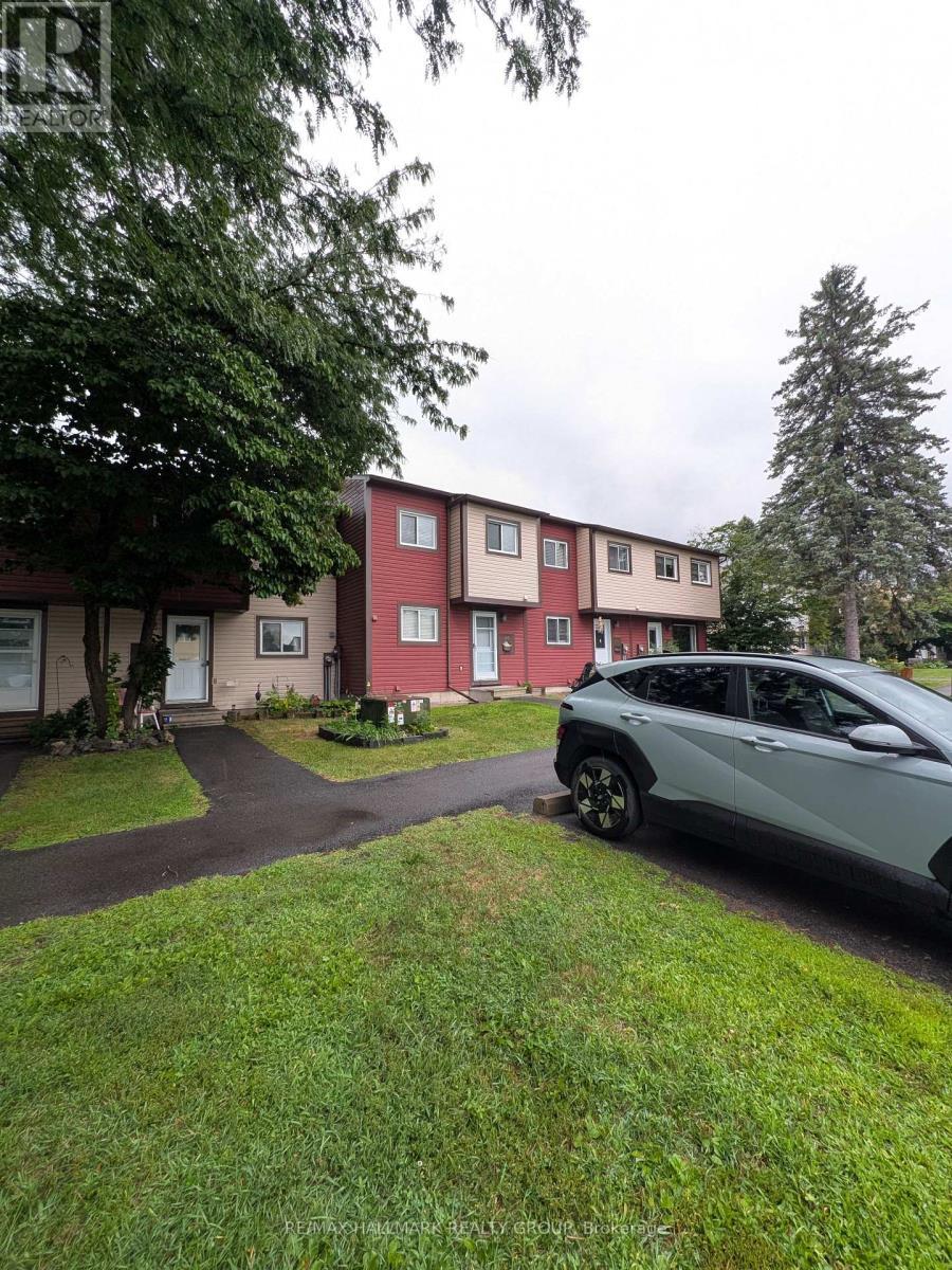 119 Teal Crescent, Ottawa, ON - Outdoor With Facade