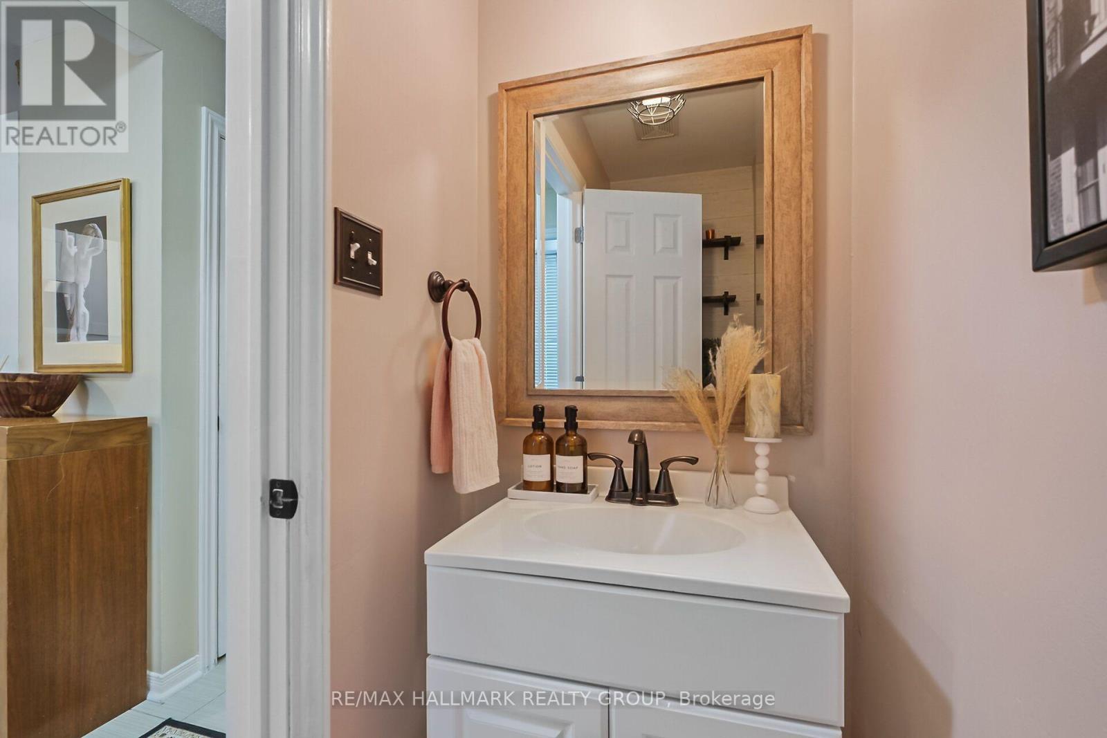 119 Teal Crescent, Ottawa, ON - Indoor Photo Showing Laundry Room