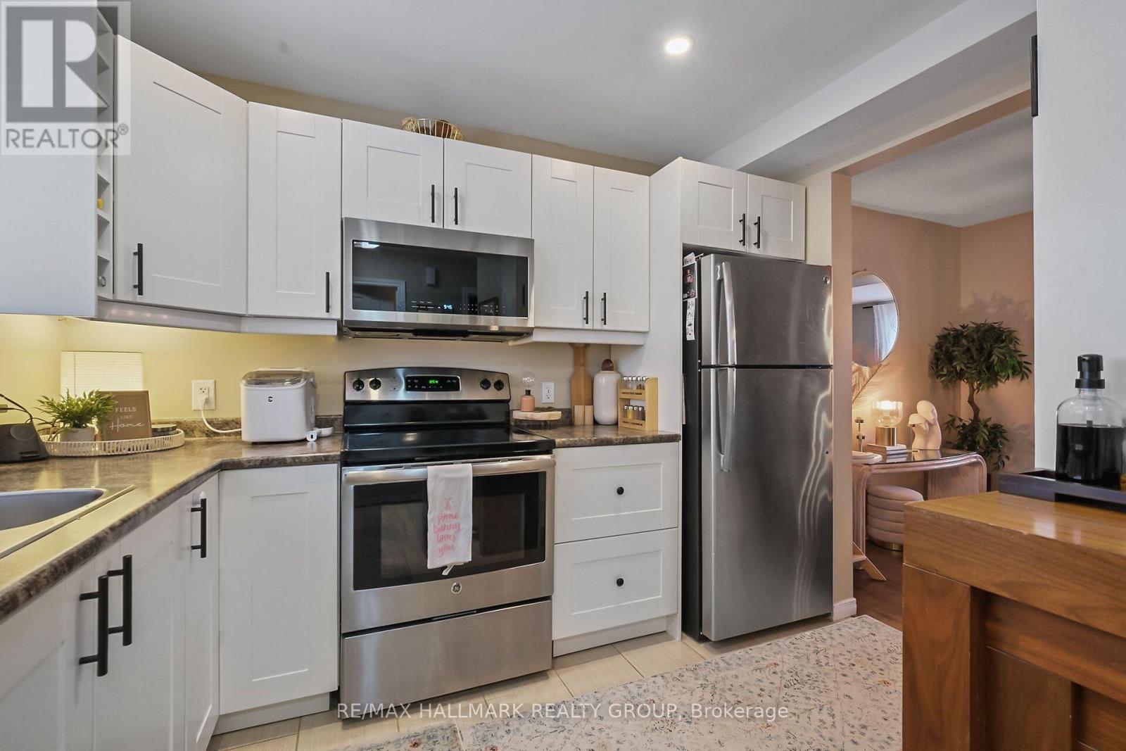119 Teal Crescent, Ottawa, ON - Indoor Photo Showing Kitchen