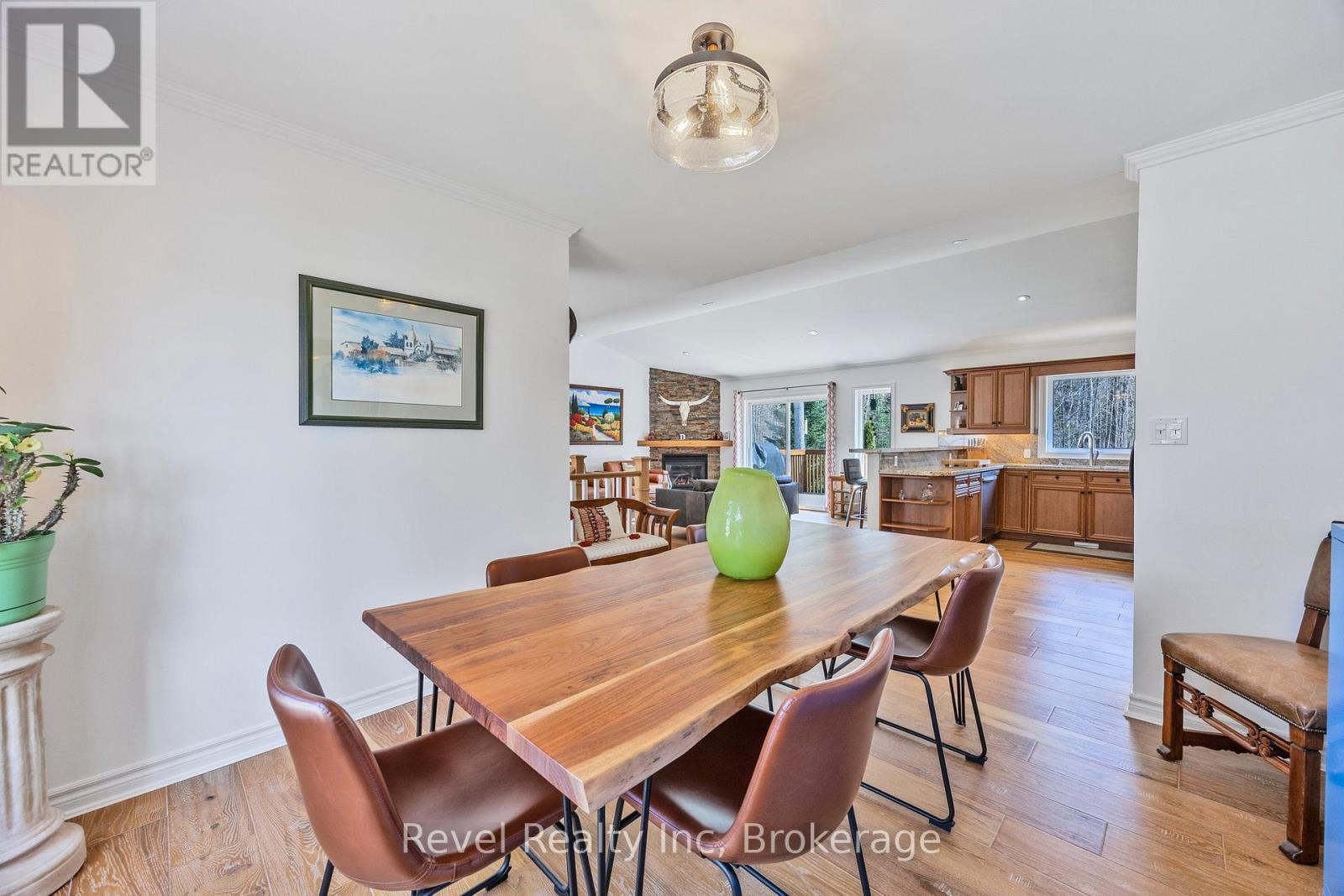 89 Trout Lane, Tiny, ON - Indoor Photo Showing Dining Room