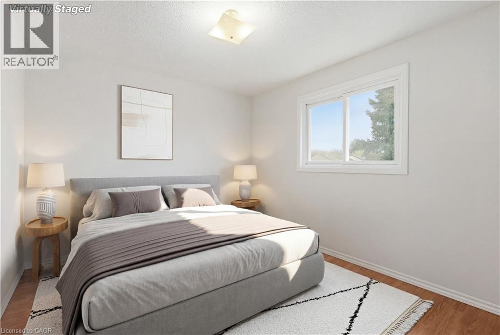28 Bacall Crescent, Hamilton, ON - Indoor Photo Showing Bedroom