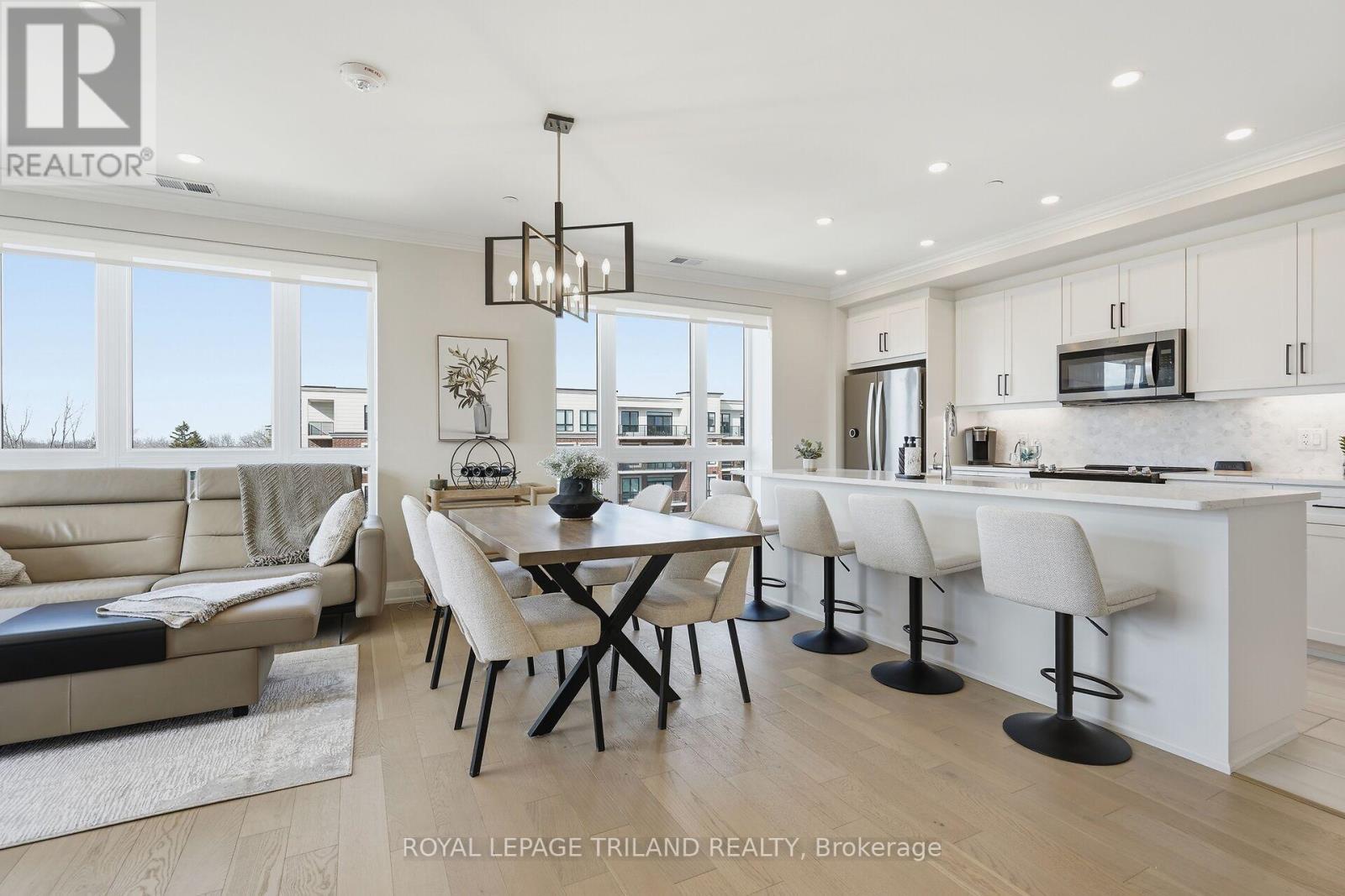 310 - 1560 Upper West Avenue, London South (South B), ON - Indoor