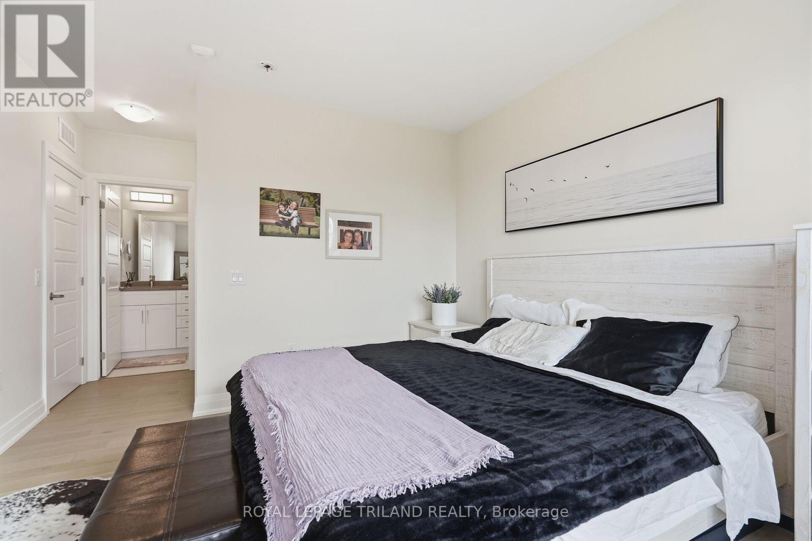 310 - 1560 Upper West Avenue, London South (South B), ON - Indoor Photo Showing Bedroom