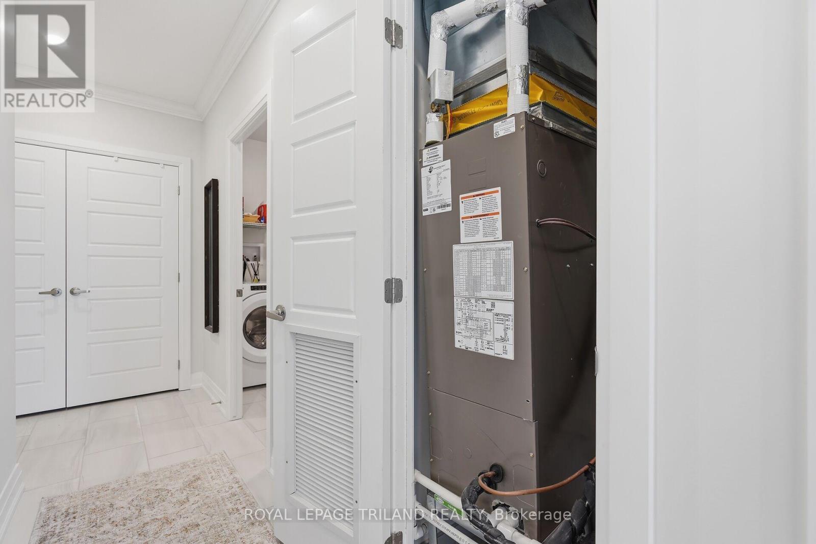310 - 1560 Upper West Avenue, London South (South B), ON - Indoor Photo Showing Other Room